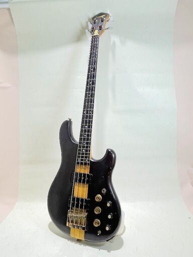 【苫小牧バナナ】アイバニーズ/Ibanez エレキベース 4弦 スルーネック構造 MC924 音出しOK ストラップピン交換済み 現状渡し♪