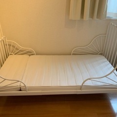 IKEA キッズ伸縮ベッド　ホワイト