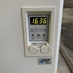 高級絣の黒とグレーのパターン ワンピース-オルスバーグ蓄熱暖房機