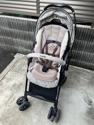 コンビ ベビーカー スゴカルα 4 キャス Light