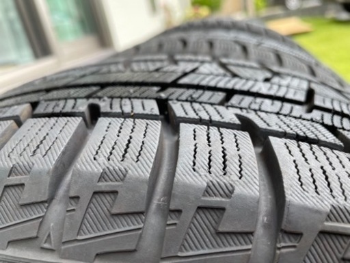 2本以上で送料無料 スタッドレスタイヤ 135/80R12 68Q ヨコハマ 2本以上で送料無料 スタッドレスタイヤ 135/80R12 68Q ヨコハマ