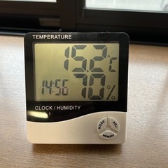 デジタル‼温度　湿度計‼️時計付き