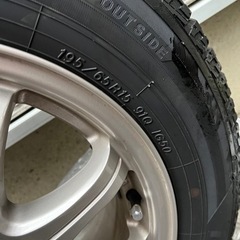 3万から2万に値下げしました❗️【美品】スタッドレスタイヤ　アルミホイール付き　4個セット　おまけで保管用棚+カバー付き