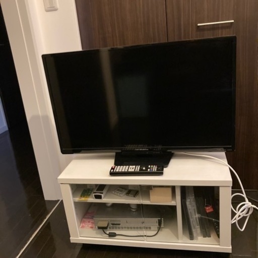 32V型液晶テレビ　動作問題なし　TV台付き