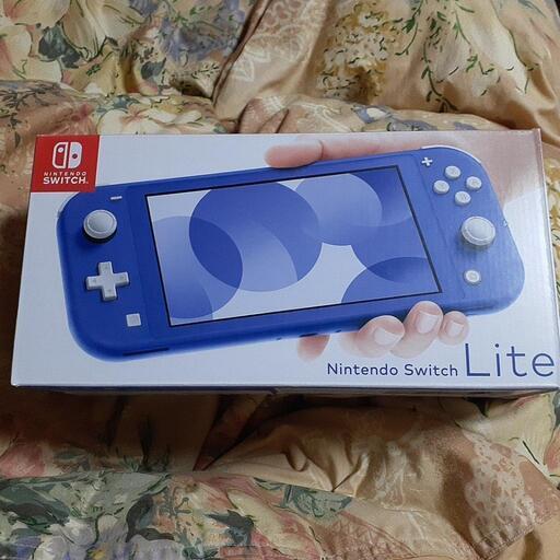 中古　Switchライト　ブルー