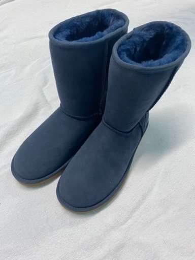 UGG ｱｸﾞネイビー 23㎝　未使用　ムートンブーツ