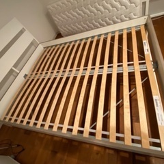 IKEA TRYSIL クイーンサイズベッド