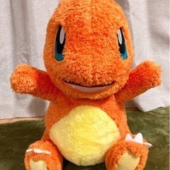 ポケモン　ヒトカゲ　でっかいぬいぐるみ