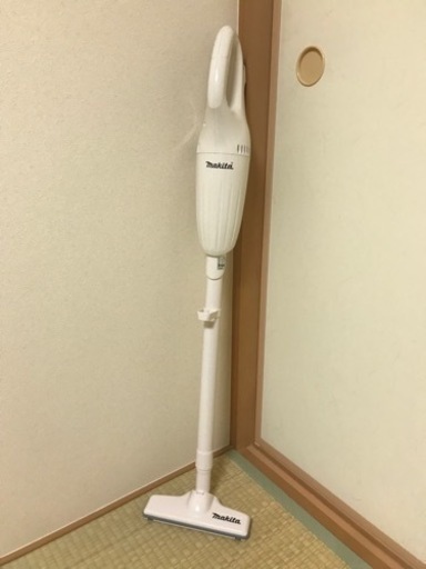 マキタ 充電式 コードレスクリーナー 掃除機 CL070D