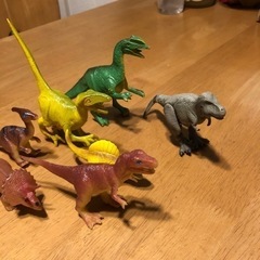 恐竜　フィギュア　7体