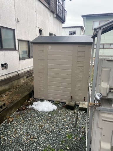 プラスチック物置