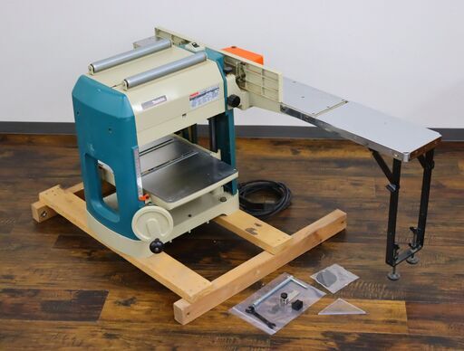 【ヤ取終了2/6】≪ZT283ジ≫ 通電OK Makita/マキタ 312mm自動カンナ 2031S 2011年6月製造 自動312mm 手押155mm AC100V 50-60Hz 電動/かんな/木工 現状品