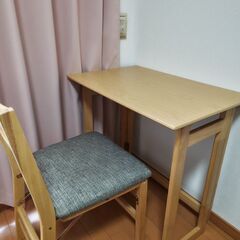 折りたためるテーブルと椅子セット