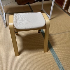 【ほぼ新品　ニトリ】椅子　スツール　ホワイト