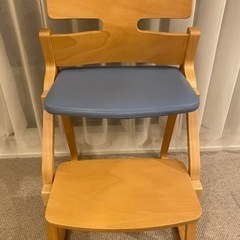 【極美品】アップライトチェア　ブルー