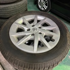 プリウスアルファ用　スタッドレスタイヤ　２０１９年式