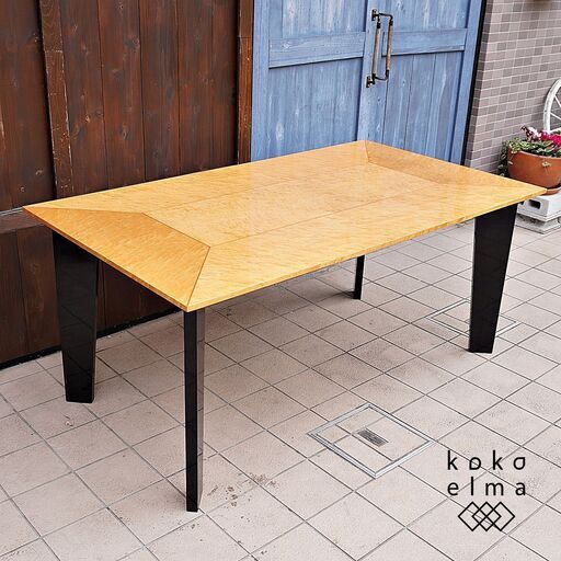 【正規品直輸入】 IDC OTSUKA(大塚家具)の人気シリーズSPLENDOR(スプレンダー)のダイニングテーブル。稀少なバーズアイ・メープルを使用した高級感のある天板とブラックの脚部がダイニングを洗練された印象に。DA140 ダイニングテーブル