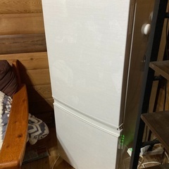 冷蔵庫 小さめ 下は冷凍庫になってます。