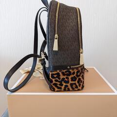 MICHAEL KORS レオパード柄リュック