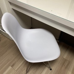 値下げ！IKEA イケア MALM マルム ドレッサー 化粧台 イームズチェア