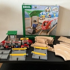 【美品】BRIO ( ブリオ ) WORLD レール&ロードトラ...