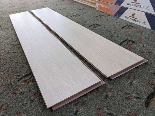 ★☆★値下げ！★☆★　■8【未使用】コルクフローリング　PRIME ARCTIC OAK　D8F6003　8枚入　1220×185×10.5ｍｍ　6ケース