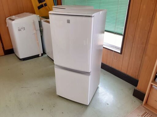 シャープ ノンフロン冷凍冷蔵庫 137L 2020年製 ST-14E7-KW　/DJ-1148 1FO