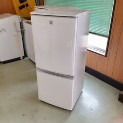 シャープ ノンフロン冷凍冷蔵庫 137L 2020年製 ST-1...