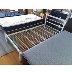 札幌 シングルベッド マットレス厚さ170㎜ 片面マットレス シンプル ナチュラル 背面高さ200㎜ ベット 本郷通店 札幌【シングルベッド パイプフレーム】片面マットレス コンセント付