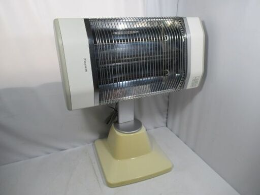 使用数回美品　ダイキン 遠赤外線 暖房機セラムヒート 説明書付 使用数回美品ダイキン 遠赤外線 暖房機セラムヒート 説明書付