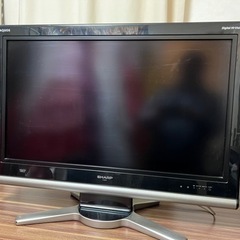 32インチ　シャップのAquos液晶テレビ