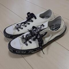 ディズニーとコンバースのコラボ靴(おまけ付き)