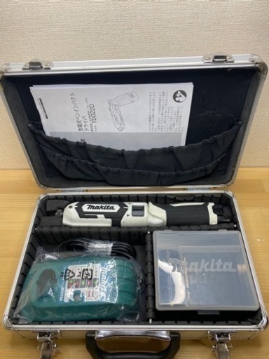 中古 マキタ TD022D 充電式 ペンインパクトドライバー　白