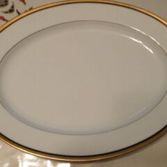 ノリタケ、オーバルプラター、楕円形盛り皿、白、金縁飾り、ホームパ...