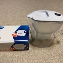 BRITA ブリタ　浄水器＋カートリッジ8個