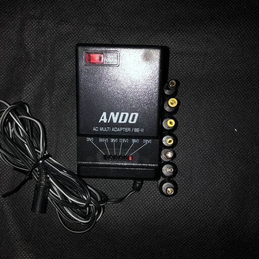ANDO　AC　マルチアダプター　MULTI ADAPTER 「BE-11」出力電圧可変アダプター 3 / 4.5 / 6 / 7.5 / 9 / 12V対応・7種の丸ピンプラグ付属