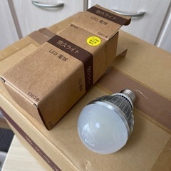 【販売終了】LED電球（温白色3500K）たくさんあります！