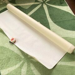 ★値下げ!!のりなし・夜は星空に?!蓄光の白い壁紙クロス・94㎝×5.5ｍ・DIYお好きな方などに★