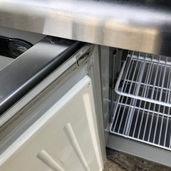 コールドテーブル(冷凍庫)