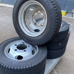 トラック用スタッドレスタイヤ　ホイール付き6本