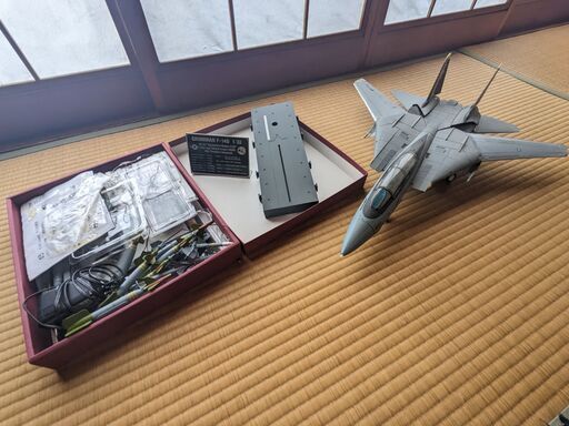 アシェット 週刊トムキャットを作る　F-14模型のみ