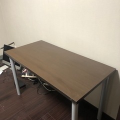 IKEAのパソコンテーブル(交渉中)