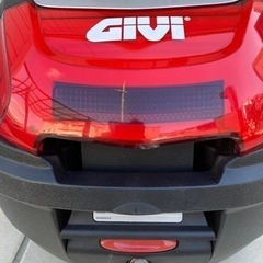 バイクのリヤボックスです。『GiVI』