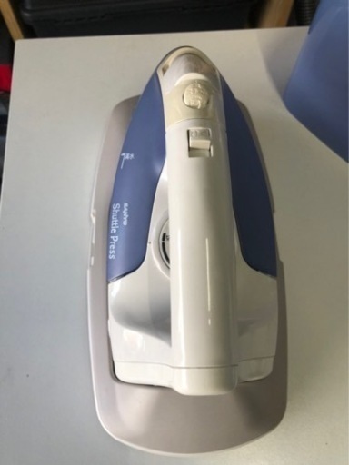 SANYO　スチームアイロン