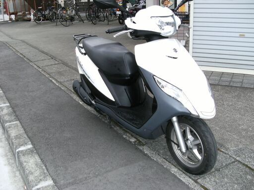 スズキ　Ｖ１２５　シロ