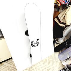 2/27BURTON スノーボード ブラック 143cm FLUX