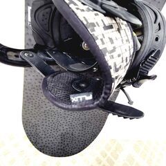 2/27BURTON スノーボード ブラック 143cm FLUX