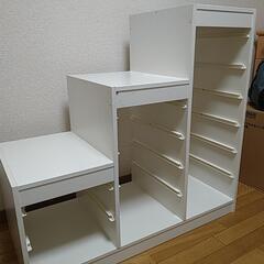 IKEAの収納家具です