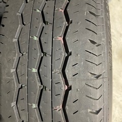 ハイエース ２００系　新車外しの純正タイヤ・ホイール・キャップのセット