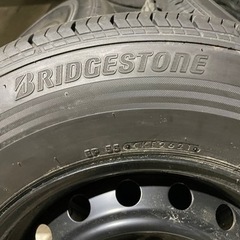 ハイエース ２００系　新車外しの純正タイヤ・ホイール・キャップのセット